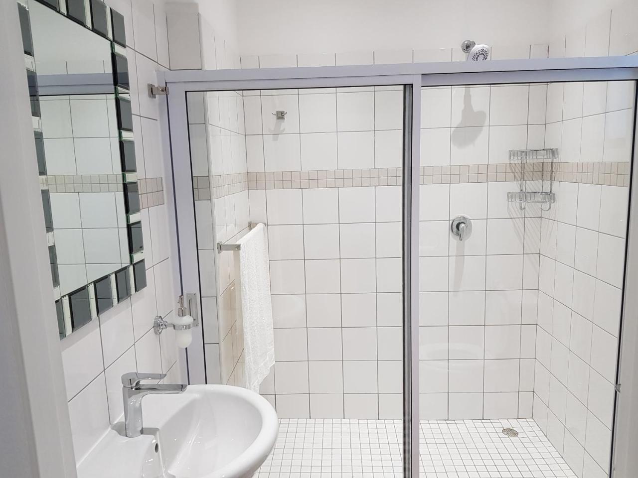 מלון Oshakati Ry Courtyard חדר תמונה